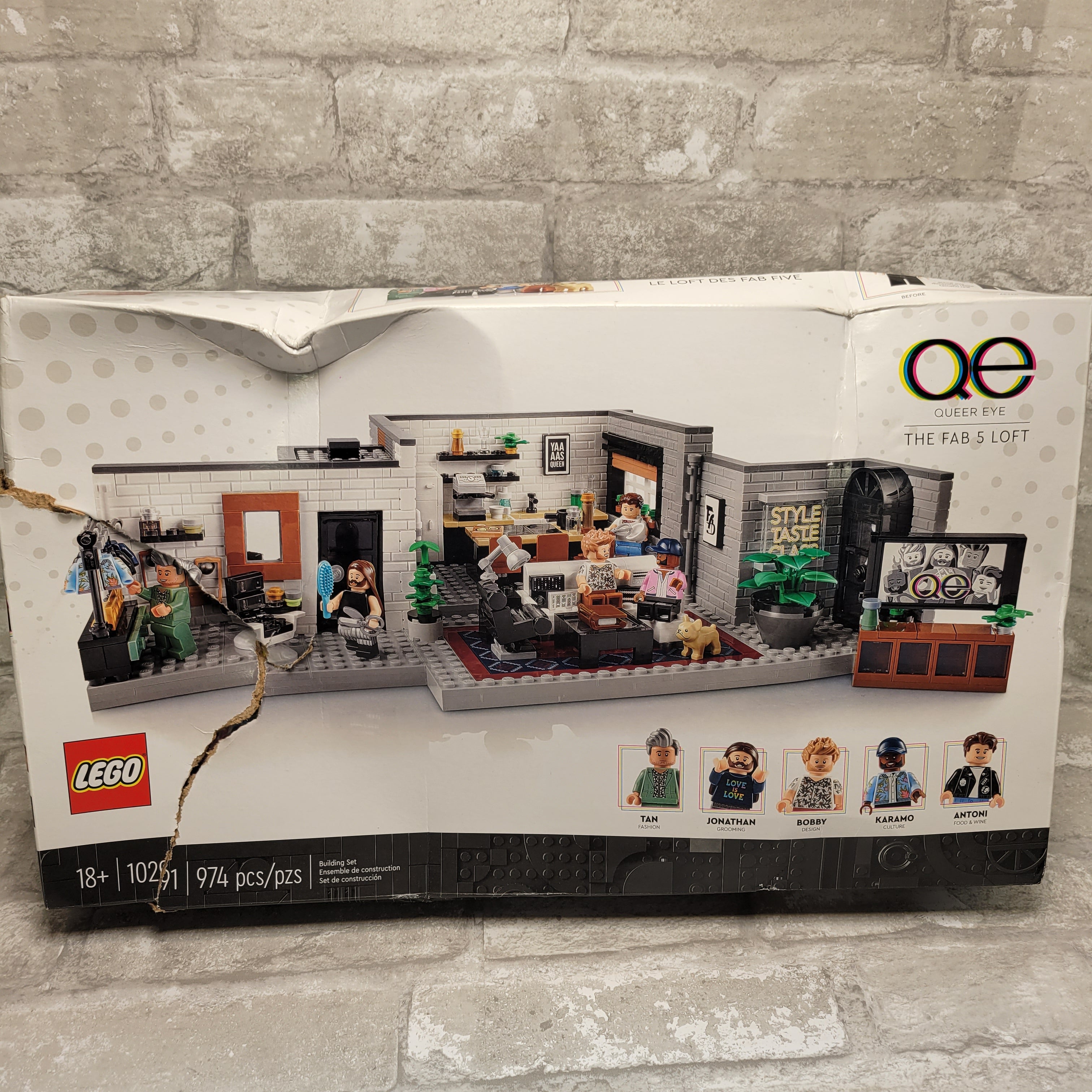 LEGO Queer Eye – The Fab 5 Loft 10291 Building Kit *DAMAGED BOX* (7938539159790)